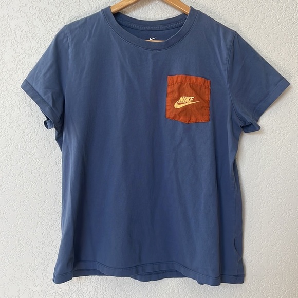 Nike Sports Icon Clash Tee Shirt Pocket Blue and Orange size Extra Large - Picture 2 of 12